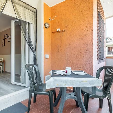 Domus Lucis Apartment Terrace & Private Parking Маринела ди Сарцана Екстериор снимка