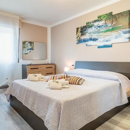 Domus Lucis Apartment Terrace & Private Parking Маринела ди Сарцана Екстериор снимка