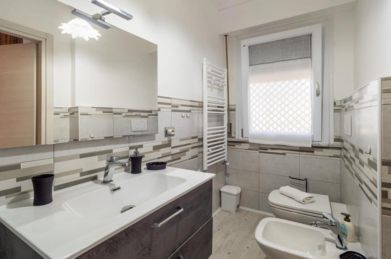 Domus Lucis Apartment Terrace & Private Parking Маринела ди Сарцана Екстериор снимка