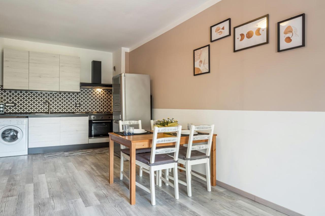 Domus Lucis Apartment Terrace & Private Parking Маринела ди Сарцана Екстериор снимка
